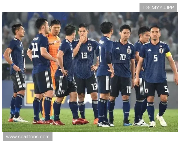 世界杯荷兰日本锋线对比分析：两队前锋实力差异与战术特点全面解析